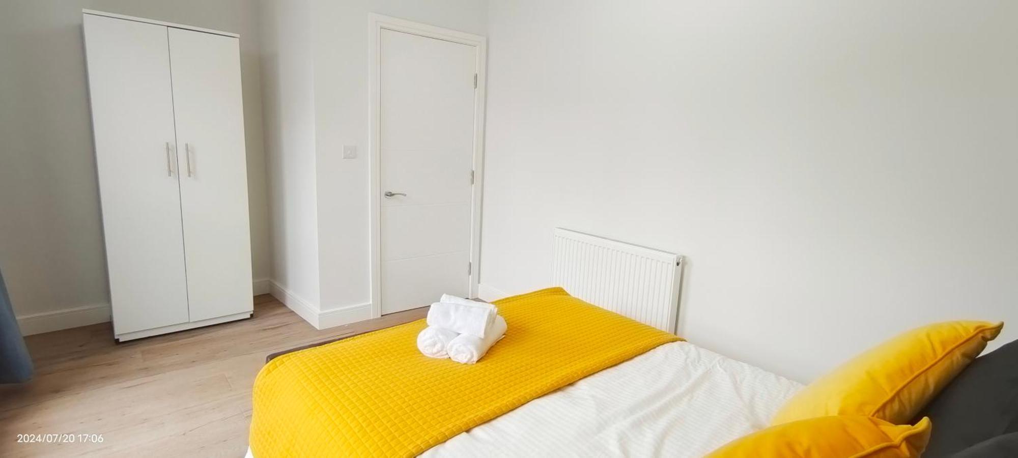 Apartment Spacious 2b2b With Garden