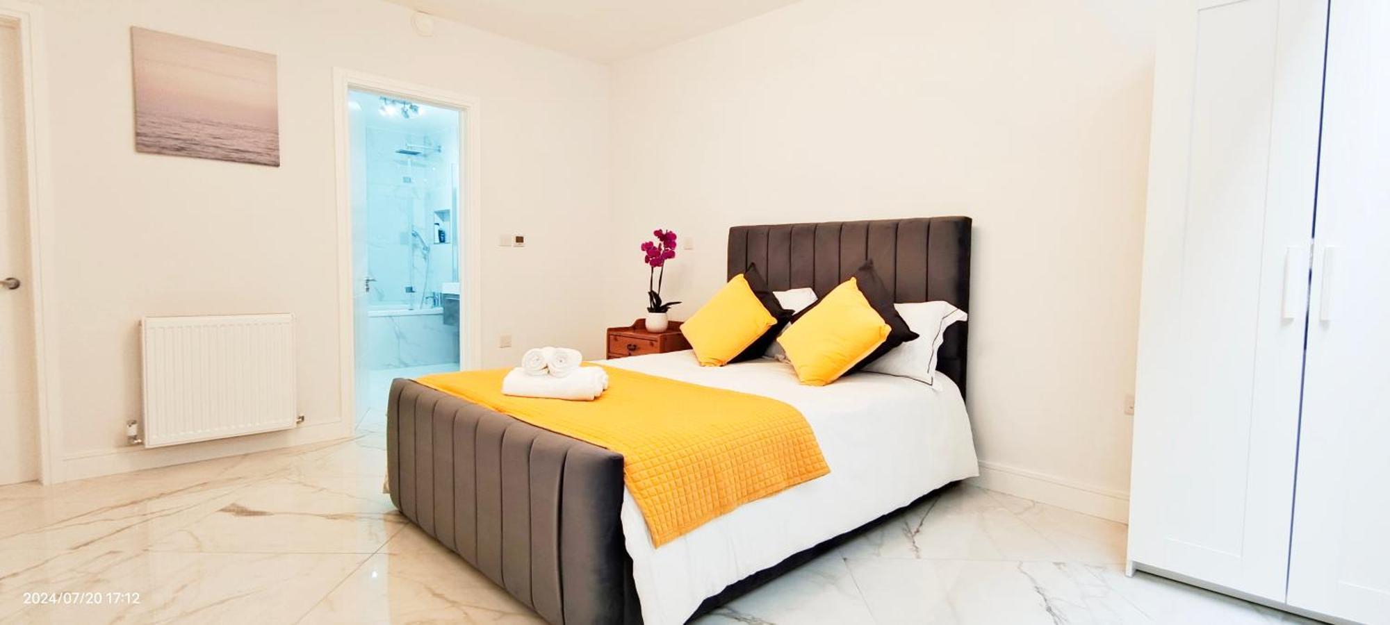 Apartment Spacious 2b2b With Garden London